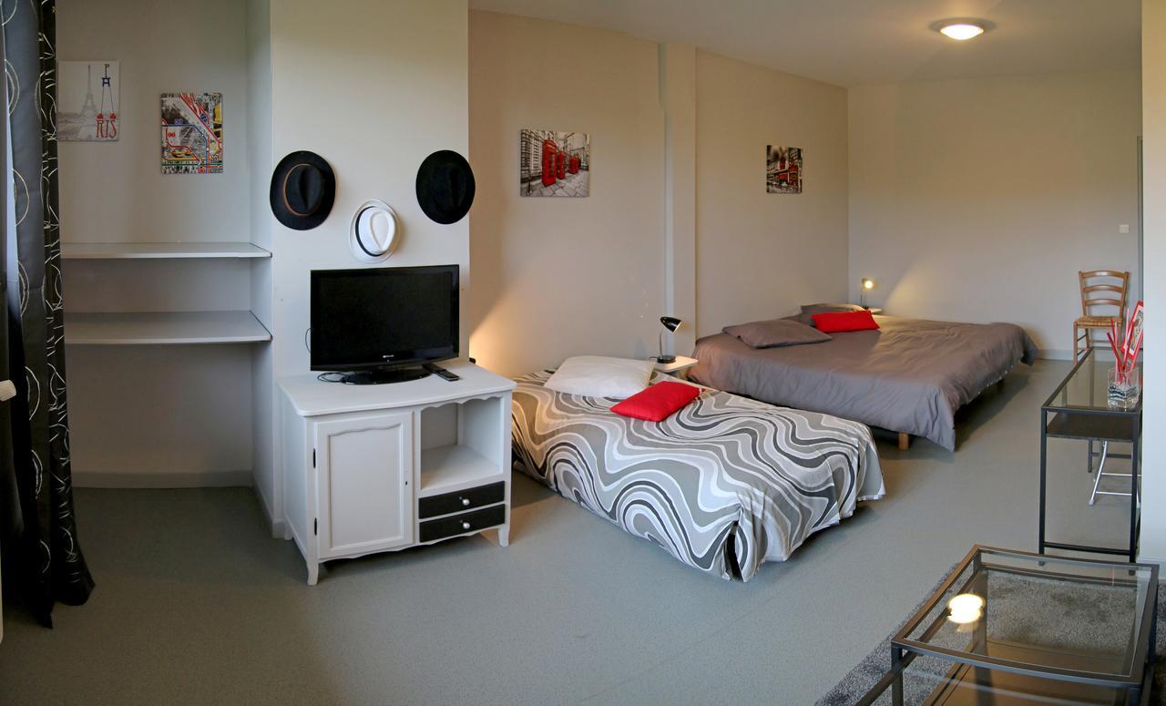 Bed and Breakfast Le Grand Val Lavastrie Esterno foto